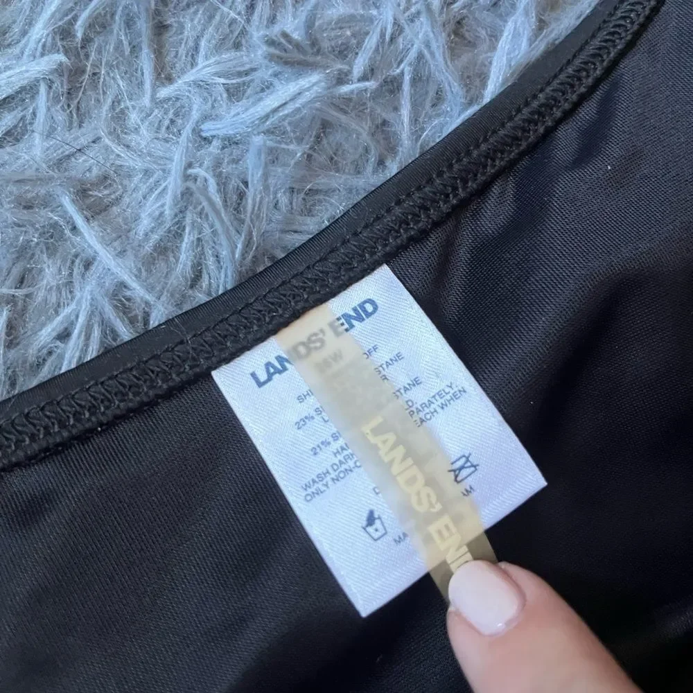 Lands' End Black Swimwear Swim Tankini Top Size 26 W - Picture 3 of 4